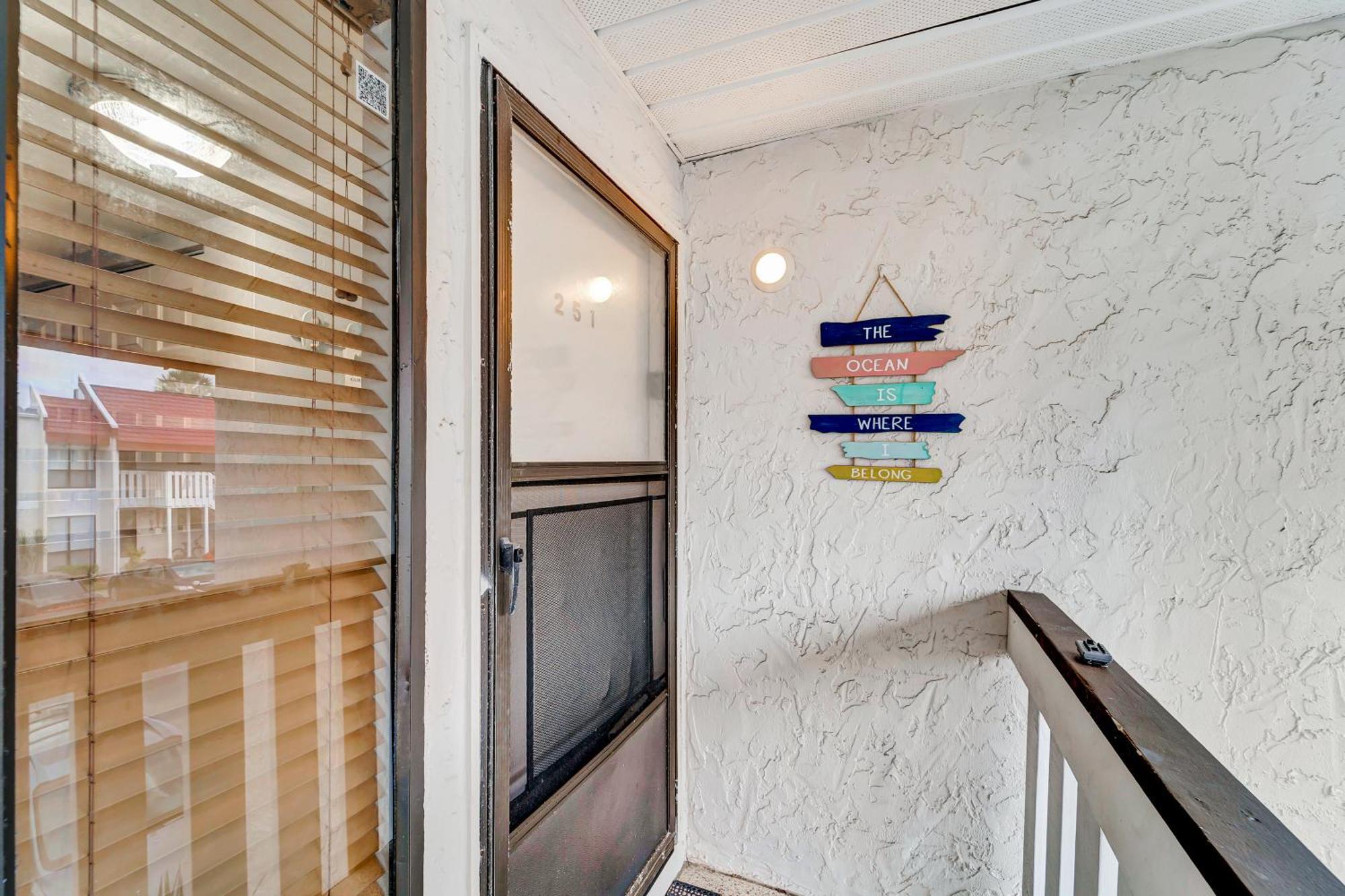 Runaway Bay Condos Bradenton Beach Room photo