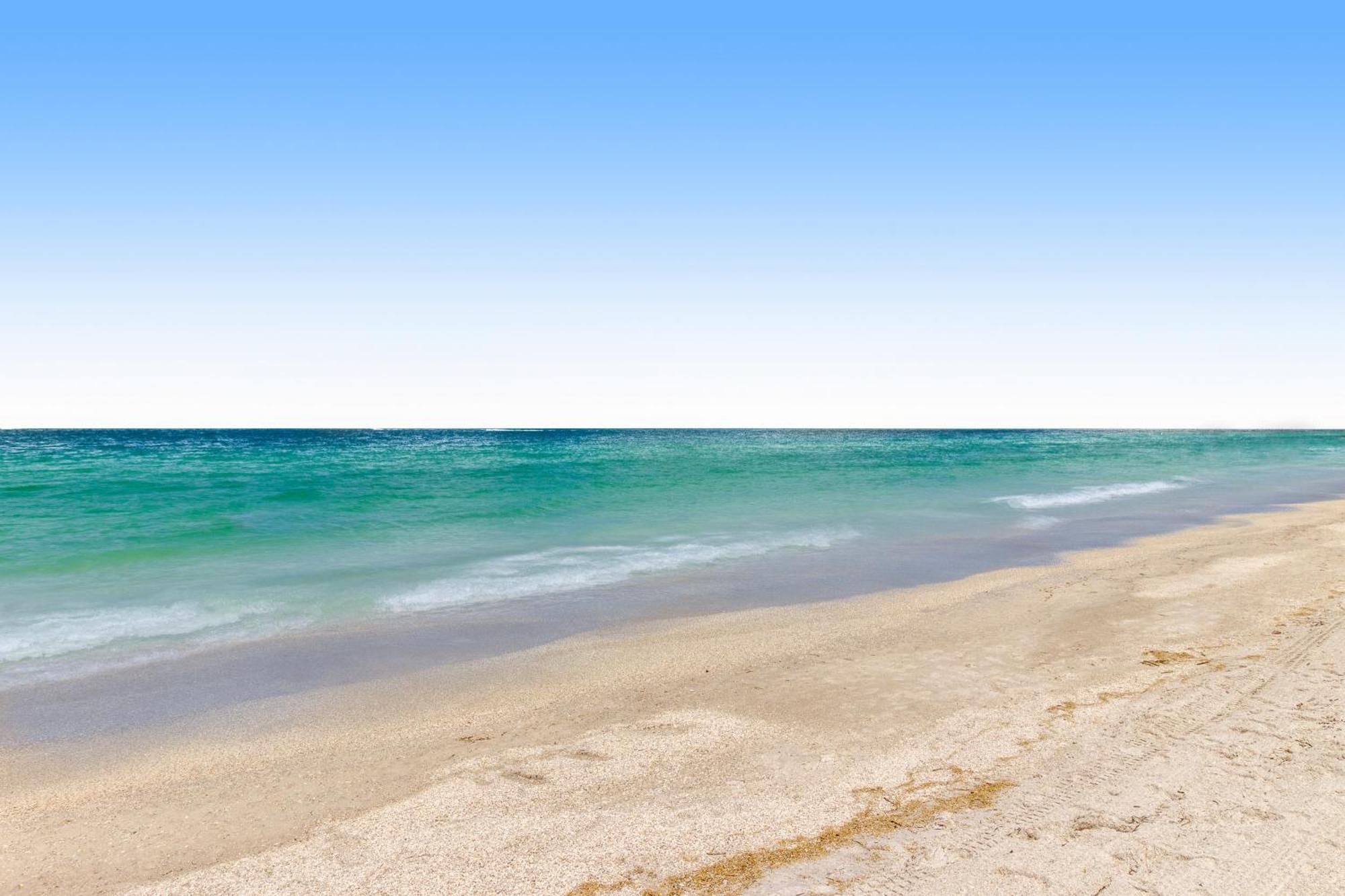 Runaway Bay Condos Bradenton Beach Room photo